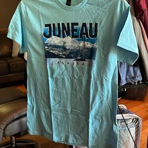 Juneau Alaska Short Sleeve Tshirt - Size Medium - Gildan